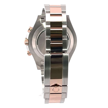 Rückansicht der Rolex Yacht-Master II 116681, Edelstahl und 18 kt Everose-Gold mit Oyster Armband, poliert und satiniert.