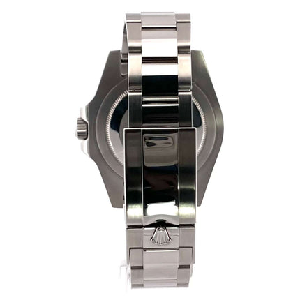 Rückansicht des Rolex GMT-Master II Edelstahl 116710LN mit poliertem und satiniertem Edelstahlband und Sicherheitsfaltschließe.