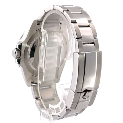 Rückseite des Rolex GMT-Master II Edelstahl 116710LN Armbandes mit Sicherheitsfaltschließe, poliert und satiniert aus Edelstahl.