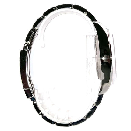 Seitenansicht der Rolex Oyster Perpetual Air-King 116900 aus Edelstahl mit schwarzem Zifferblatt und poliertem Edelstahl-Lünette