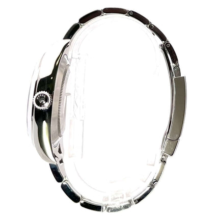 Rolex Oyster Perpetual Air-King 116900 Seitenansicht, Edelstahlgehäuse und -armband poliert und satiniert, Kronenlogo sichtbar.