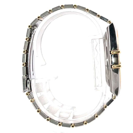 Seitenansicht des Omega Constellation 95 Ref. 1202.10.00 Edelstahl und Gelbgold Armbands mit Faltschließe.