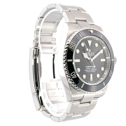 Rolex Submariner 124060 No Date aus 2020, Edelstahlchronograph mit schwarzer Keramiklünette und 41 mm Durchmesser.
