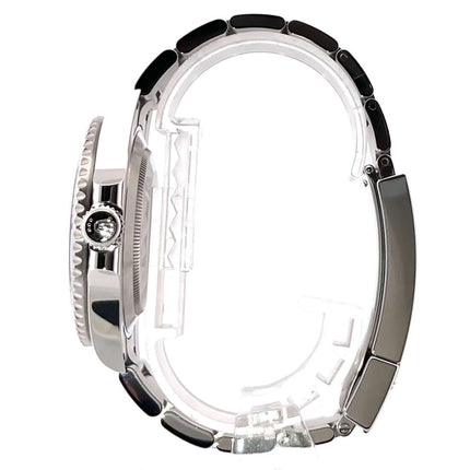 Seitenansicht der Rolex Submariner 124060 No Date mit Edelstahlgehäuse und Oysterband