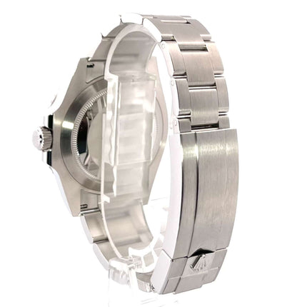 Rückansicht der Rolex Submariner 124060 No Date Edelstahlgehäuse und Armband, sicherheitsfaltschließe, 41 mm Durchmesser.