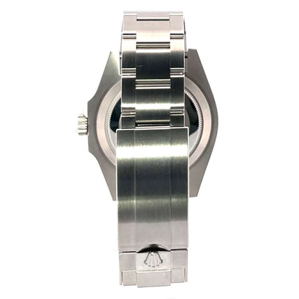 Rückseite des Rolex Submariner 124060 No Date Edelstahlgehäuse, poliert und satiniert, mit der Sicherheitsfaltschließe.