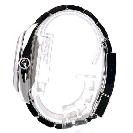 Rolex Explorer 36 Edelstahl 124270, Seitenansicht des polierten und satinierten Edelstahlgehäuses und des Oyster-Armbands mit Faltschließe