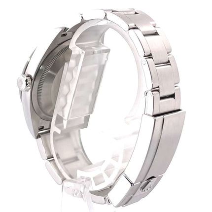 Rückansicht des Rolex Explorer 36 Edelstahl 124270 aus poliertem und satiniertem Edelstahl mit Oyster Armband und Faltschließe.