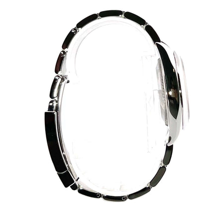 Seitenansicht der Rolex Datejust 36 Oystersteel 126200 mit Edelstahlarmband und geschlossenem Gehäuse.