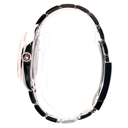 Seitenansicht der Rolex Datejust 36 Oystersteel Everose-Gold 126231 mit bicolor Oyster-Armband.