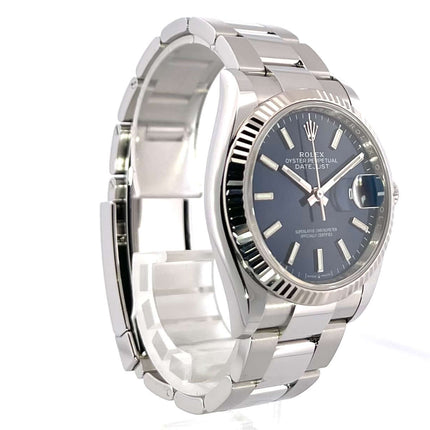 Rolex Datejust 36 Oystersteel Weißgold Ref. 126234 Blau aus 2021 mit blauem Zifferblatt und Edelstahlband