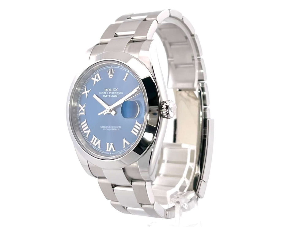 Rolex Datejust 41 Ref. 126300 Oystersteel Blau Römisch Zifferblatt, Edelstahlgehäuse, 41 mm, Automatikwerk, bei starkem Licht auf weißem Hintergrund.