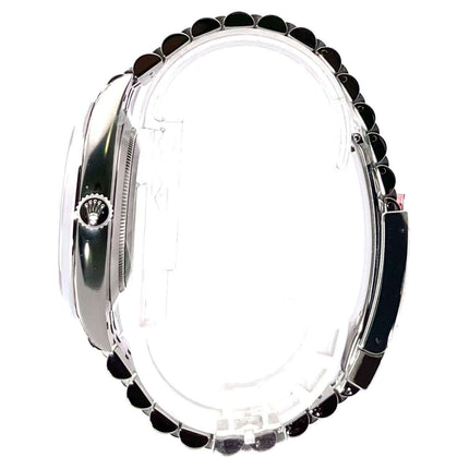 Seitenansicht der Rolex Datejust 41 Oystersteel 126300 mit Jubilé-Band.