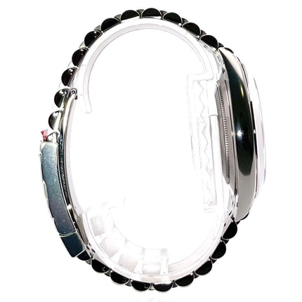 Seitenansicht der Rolex Datejust 41 Ref. 126300 in Oystersteel mit Jubile-Band aus poliertem und satiniertem Edelstahl, blaues Zifferblatt.