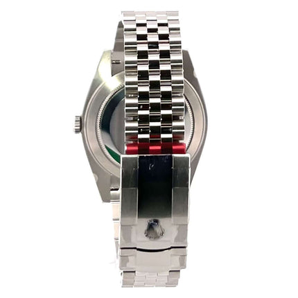 Rückseite der Rolex Datejust 41 Ref. 126300 mit Edelstahl Gehäuse, glänzendem Jubile-Band und Faltschließe.