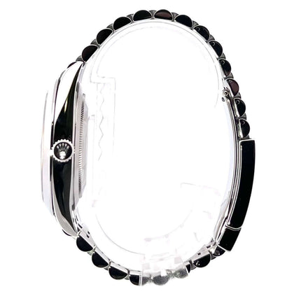 Seitenansicht der Rolex Datejust 41 Edelstahl 126300 Rhodium mit poliertem und satiniertem Jubile-Armband und Faltschließe