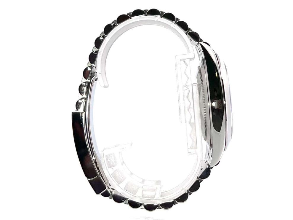 Seitliche Ansicht der Rolex Datejust 41 Edelstahl 126300 mit poliertem und satiniertem Jubile-Armband.