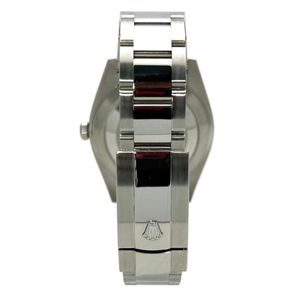 Rückseite der Rolex Datejust 41 Edelstahl 126300 Schwarz mit poliertem und satiniertem Oyster-Armband und Faltschließe.