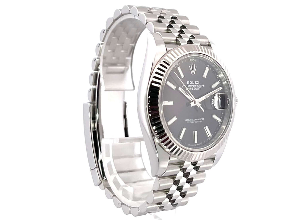 Rolex Datejust 41 Edelstahl 126300 mit schwarzem Zifferblatt und Jubile-Band, polierte und satinierte Edelstahl-Lünette, aus 2020