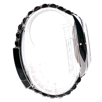 Seitenansicht der Rolex Datejust 41 Oystersteel 126300 mit poliertem und satiniertem Edelstahlgehäuse und Jubile-Edelstahlband