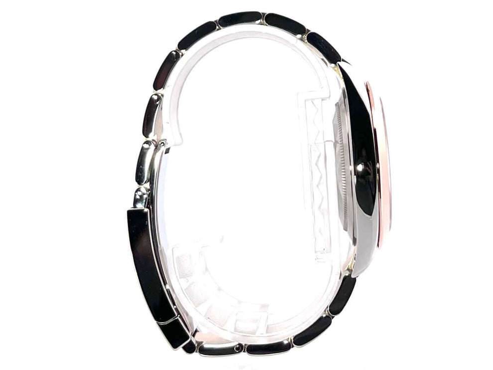 Rolex Datejust 41 Edelstahl Everose-Gold Ref. 126301, seitliche Ansicht des Edelstahl und Everose-Gold polierten Armbands.