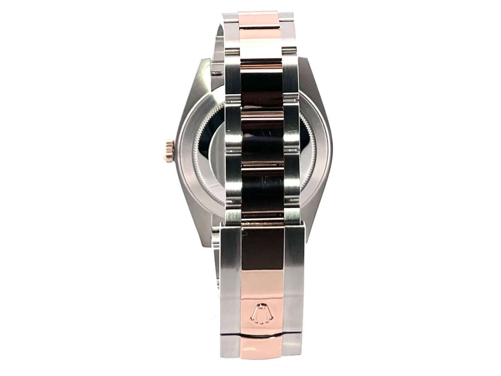 Rückseite des Rolex Datejust 41 Edelstahl Everose-Gold 126301 Choco mit polierter und satinierter Edelstahl-Everose-Gold-Armband und Faltschließe