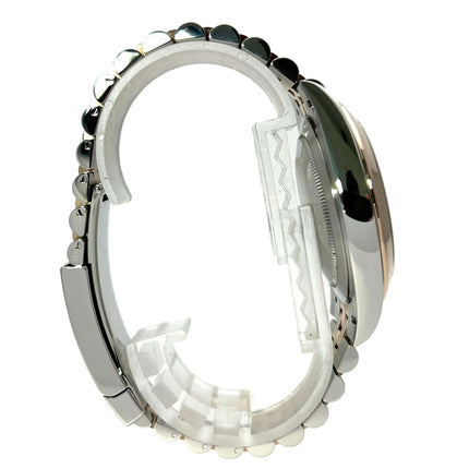 Rückseite Rolex Datejust 41 Edelstahl Everose-Gold 126301 mit Schokoladenfarbenem Zifferblatt und Jubile-Band.