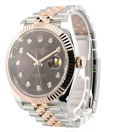 Rolex Datejust 41 Edelstahl Everose-Gold 126331 mit Schokoladenfarbenem Diamantzifferblatt und Jubile-Band.