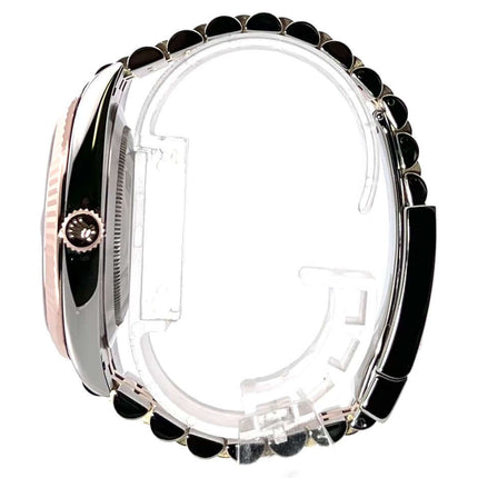 Seitenansicht Rolex Datejust 41 Edelstahl Everose-Gold 126331 mit Jubile-Band und geriffelter 18 kt Everose-Gold Lünette.