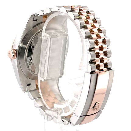 Rückseite der Rolex Datejust 41 Edelstahl Everose-Gold Ref. 126331 mit zweifarbigem Jubilé-Armband und Faltschließe.