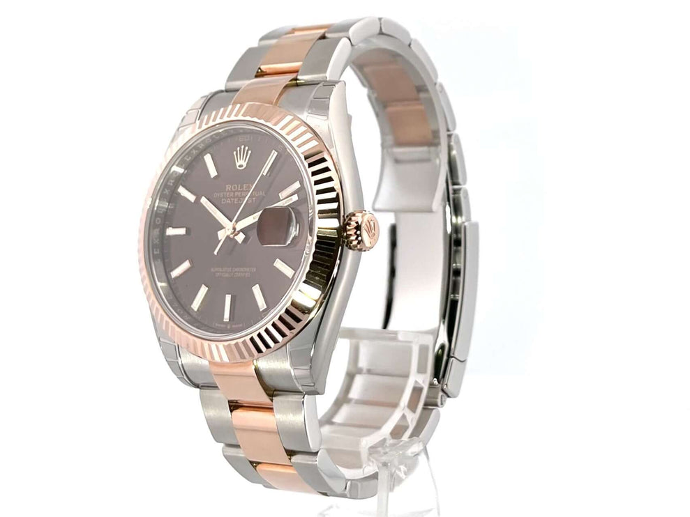 Rolex Datejust 41 Edelstahl Everose-Gold 126331 mit Choco Zifferblatt und geriffelter Lünette, Oyster Armband, 41 mm.