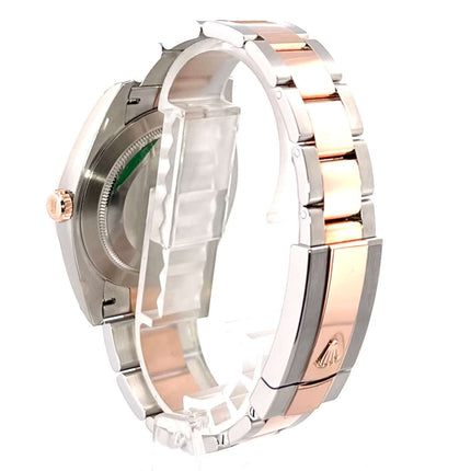 Rückansicht der Rolex Datejust 41 Edelstahl Everose-Gold 126331 Choco, Oyster Armband aus Edelstahl und 18 kt Everose-Gold, Faltschließe.