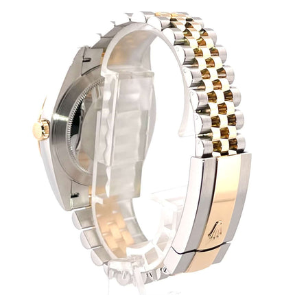 Rückansicht der Rolex Datejust 41 Edelstahl Gelbgold 126333 Schwarz DIA Jubile-Band mit Faltschließe