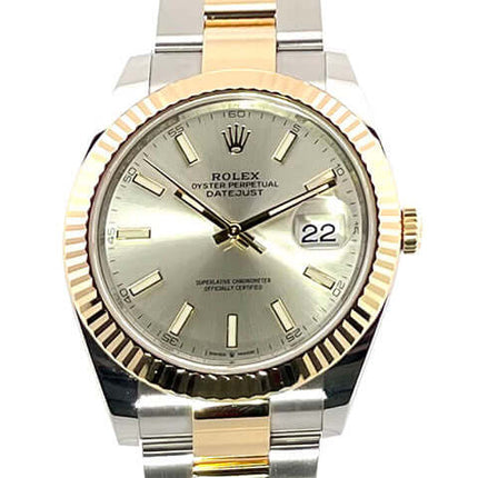 Rolex Datejust 41 Edelstahl Gelbgold 126333 Silber, 41 mm Gehäuse, Oyster Armband, geriffelte 18 kt Gelbgold Lünette, Silberzifferblatt, 2021