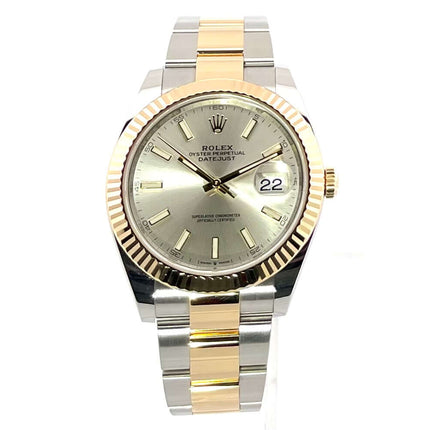 Rolex Datejust 41 Edelstahl Gelbgold 126333 Silber Armbanduhr mit poliertem und satiniertem Edelstahl-Gelbgold-Gehäuse, geriffelter Lünettte und Faltschließe.