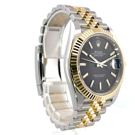 Rolex Datejust 41 Edelstahl Gelbgold 126333 mit schwarzem Zifferblatt und Jubile-Band, 18 kt Gelbgold Lünette und Leuchtindizes