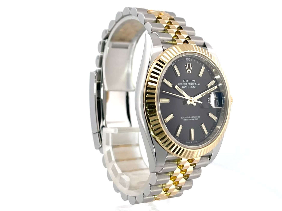 Rolex Datejust 41 Edelstahl Gelbgold 126333 mit schwarzem Zifferblatt und Jubile-Band, 18 kt Gelbgold Lünette und Leuchtindizes