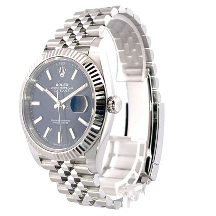 Rolex Datejust 41 Edelstahl Weißgold Ref. 126334 mit blauem Zifferblatt und Jubile-Band, aus dem Jahr 2020.