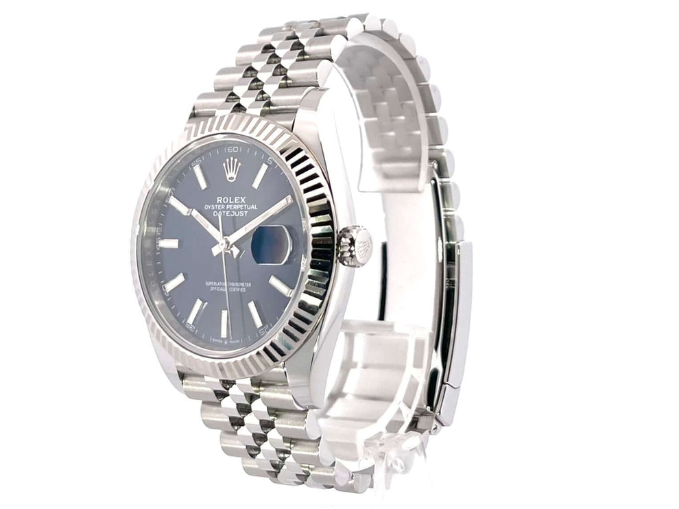Rolex Datejust 41 Edelstahl Weißgold Ref. 126334 mit blauem Zifferblatt und Jubile-Band, aus dem Jahr 2020.