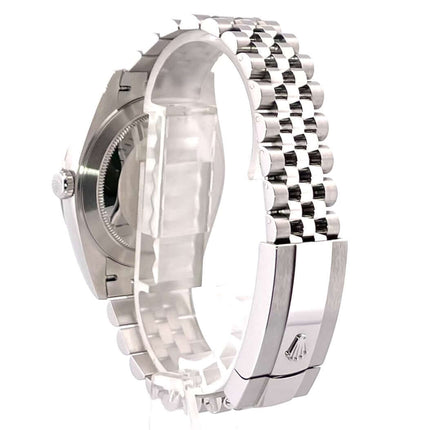 Rückseite der Rolex Datejust 41 Edelstahl Weißgold 126334 mit Jubile-Band und Faltschließe.