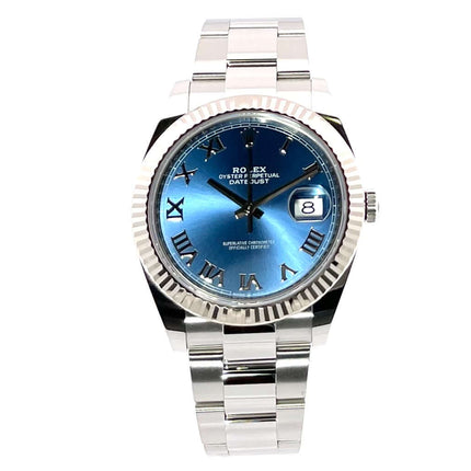 Rolex Datejust 41 Edelstahl Weißgold 126334 mit blauem Zifferblatt und römischen Ziffern.