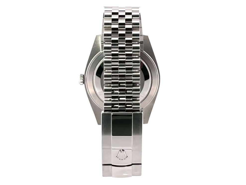 Rückseite des Rolex Datejust 41 Edelstahl Weißgold 126334 mit poliertem Jubile Armband und Faltschließe.