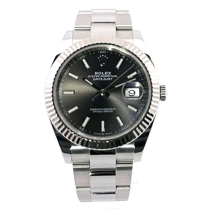 Rolex Datejust 41 Edelstahl Weißgold 126334 Rhodium mit rhodiumfarbenem Zifferblatt und Oyster-Armband, poliert und satiniert, 41 mm Gehäuse.