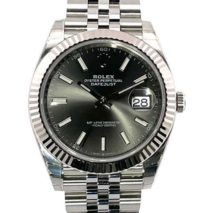 Rolex Datejust 41 Edelstahl Weißgold 126334, rhodiumfarbenes Zifferblatt, Jubile-Band, Luxusuhr.