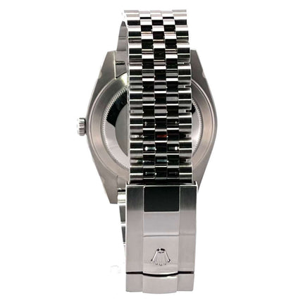 Rückansicht der Rolex Datejust 41 Edelstahl/Weißgold Ref. 126334 mit poliertem und satiniertem Jubile-Armband und Faltschließe.