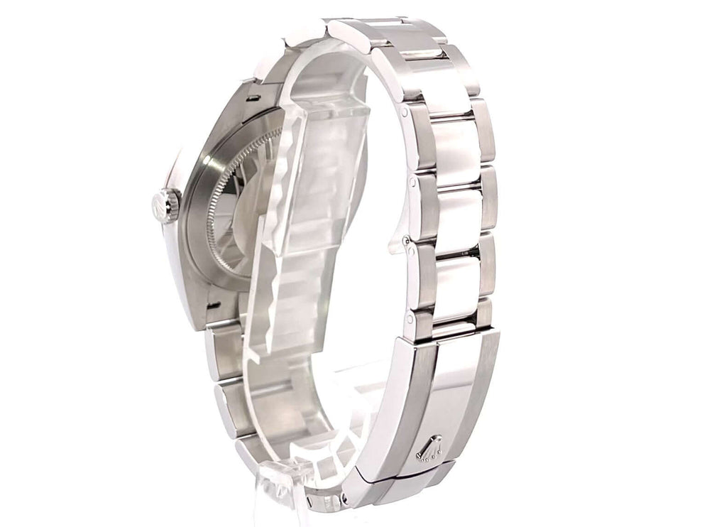 Rückansicht der Rolex Datejust 41 Edelstahl Weißgold Ref. 126334 Schwarz aus 2021 mit Oyster Armband und Faltschließe.