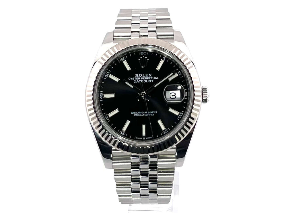 Rolex Datejust 41 Edelstahl Weißgold 126334 mit schwarzem Zifferblatt und Jubilé-Band, Leuchtindizes und Faltschließe, Model aus 2022.