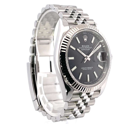 Rolex Datejust 41 Edelstahl Weißgold 126334 mit schwarz Zifferblatt und Jubile-Band aus Edelstahl, 18 kt Weißgold Lünette, 41 mm Gehäuse.