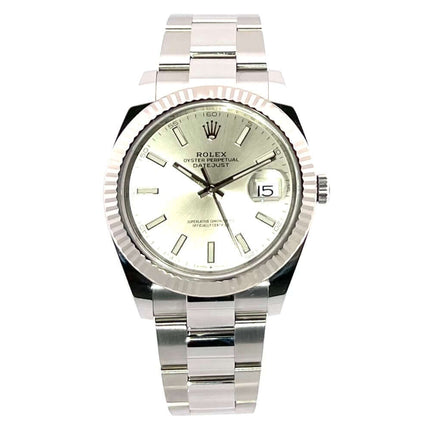 Rolex Datejust 41 Edelstahl Weißgold 126334 Silber mit geriffelter Lünette und silberfarbenem Zifferblatt, Oyster Armband, Automatikwerk.