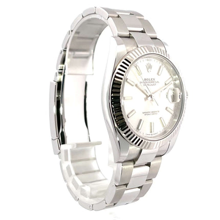 Rolex Datejust 41 Edelstahl Weißgold 126334 Silber mit poliertem und satiniertem Edelstahlgehäuse und Oyster Armband, Silberfarbenes Zifferblatt